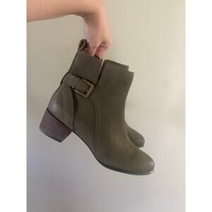 NWT Vionic Sienna Waterproof Green Ankle Boots 9 Buckle Side Zip